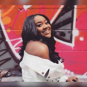 Meet your Posher, Alexis